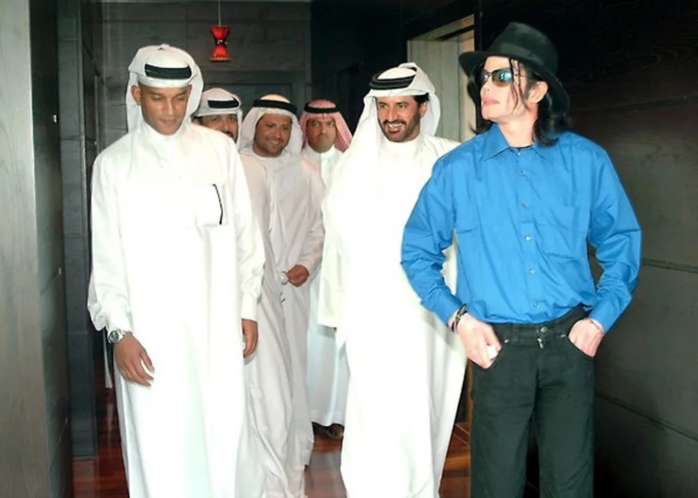Dakwaan Micheal Jackson memeluk Islam dan menggunakan nama Mikaeel