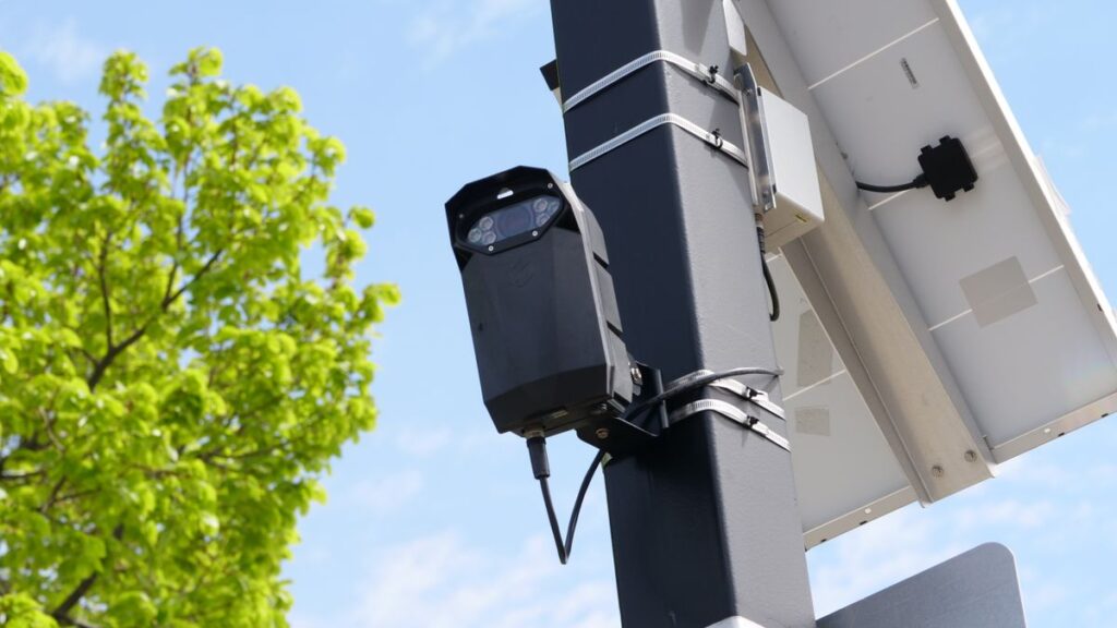 perbandingan SOLAR CCTV MALAYSIA 4G dan WiFi dengan panel solar