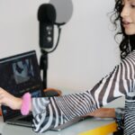 Cara Promote Link Shopee Affiliate di TikTok Tanpa Spam atau Kandungan Curi Promote link Shopee Affiliate di TikTok menggunakan telefon, kamera dan laptop