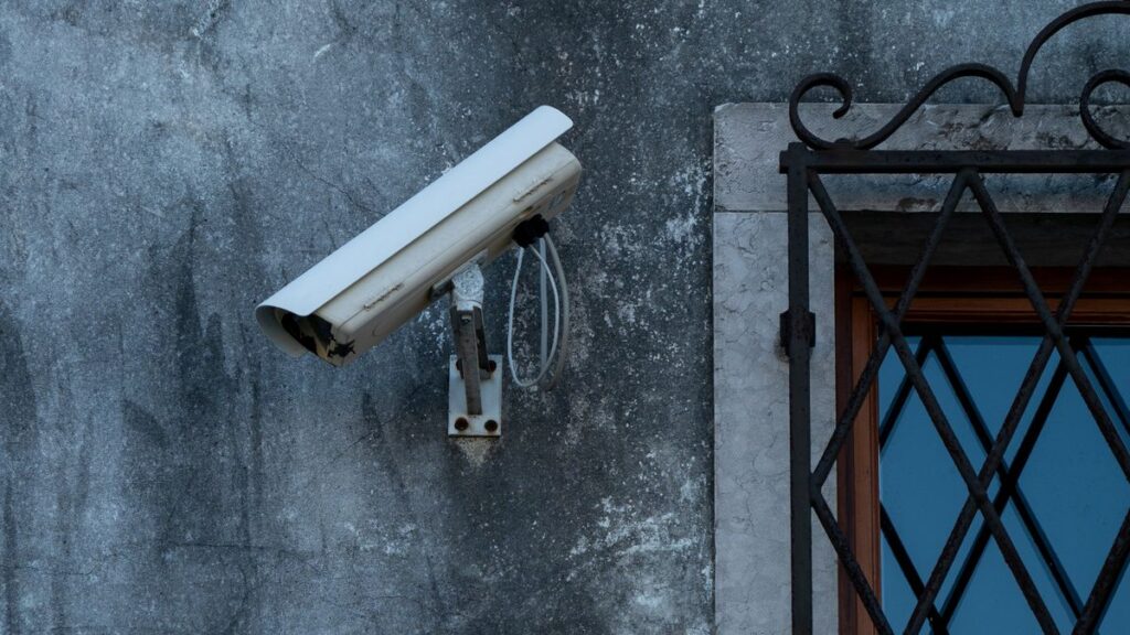 rakaman CCTV solar microSD pada kamera keselamatan luar